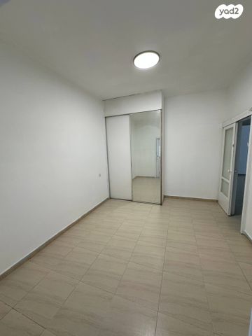 דירה, שדרות העצמאות 56, ניצנה, בת ים