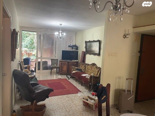 דירה, מצולות ים 38, חברת חשמל, גבעתיים