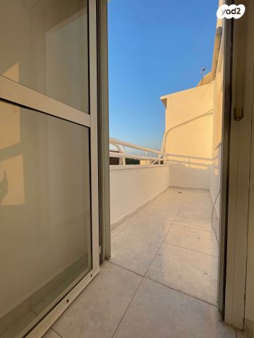 דירה, שדרות מנחם בגין 15, נווה דקלים, אשקלון