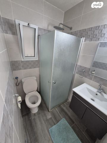 דירה, בן גוריון 1, שכונה ותיקה - מרכז העיר, מעלות תרשיחא