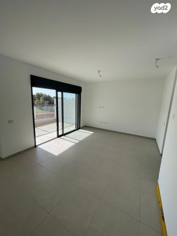 דירה, לשם 43, שאר העיר, אריאל