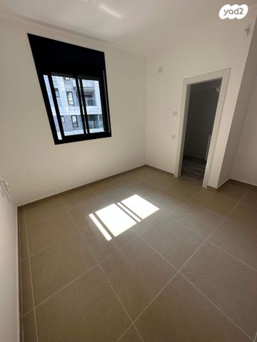 דירה, גילדסגיים 4, קרית קריניצי, רמת גן