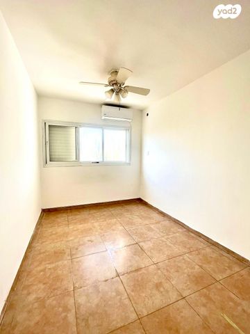 דירה, שדרות ששת הימים 17, נווה אליעזר וכפר שלם מזרח, תל אביב יפו