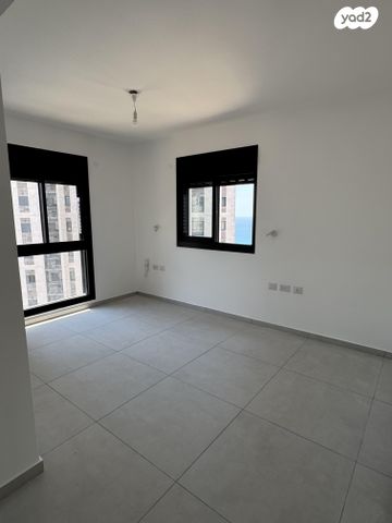 דירה, אמנון ליפקין שחק 6, נוף הטיילת, נתניה