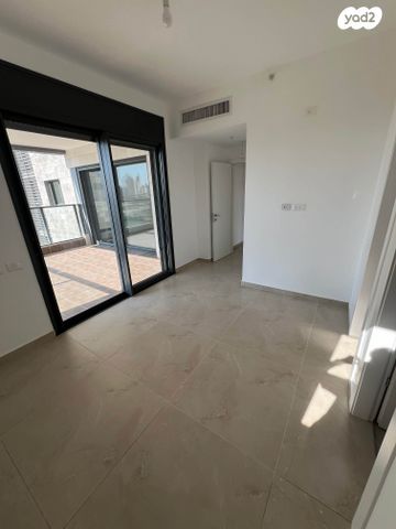 דירה, אמנון ליפקין שחק 4, נוף הטיילת, נתניה