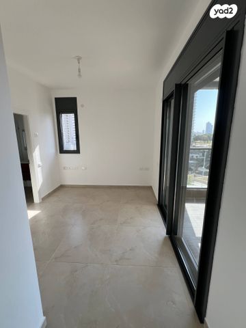 דירה, אמנון ליפקין שחק 4, נוף הטיילת, נתניה