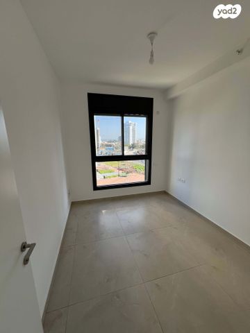 דירה, אמנון ליפקין שחק 4, נוף הטיילת, נתניה