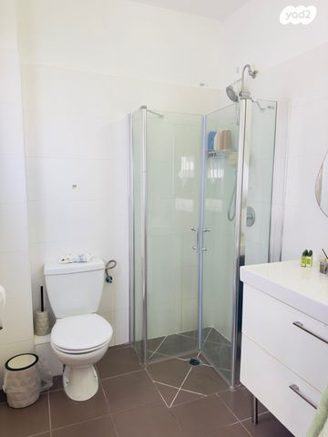 דירה, יעל רום, הדר המושבות החדשה / אם המושבות החדשה, פתח תקווה