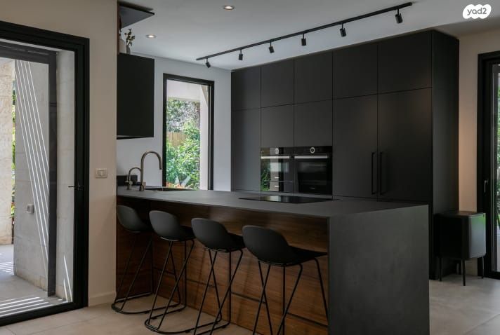 אלכסנדר פן 27