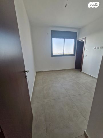 דירה, יעקב פיכמן 1, קרית אילון, חולון