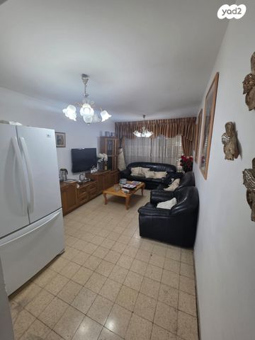 דירה, שדרות ח"ן 10, צור שלום, קרית ביאליק