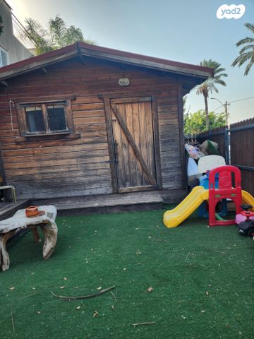 דו משפחתי, עצמון 10, חדרה