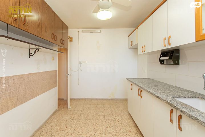 דירה, ליאון בלום, חיפה