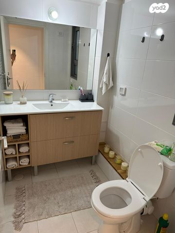 דירה, ניסים אלוני, פסגות אפק, ראש העין