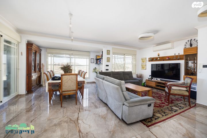 גג/ פנטהאוז, הרב יצחק נסים, חומת שמואל, הר חומה, ירושלים