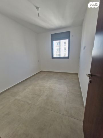 דירה, יעקב פיכמן 1, קרית אילון, חולון