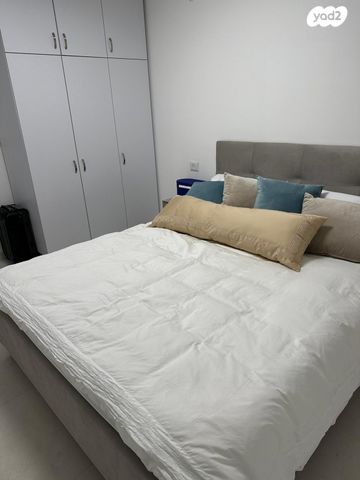 דירה, ניסים אלוני, פסגות אפק, ראש העין