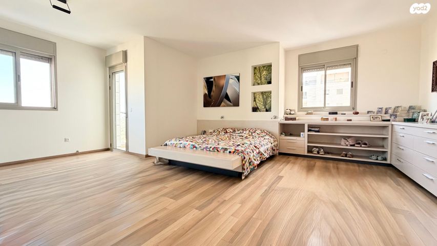 גג/ פנטהאוז, הנשיא הראשון, א' / צפון מזרח העיר, רחובות