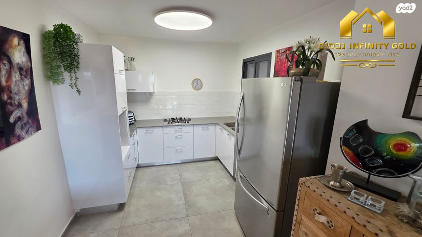 דירת גן, יקינטון, הפרחים, חריש