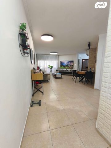 דירה, העצמאות 44, רובע הקריה, הסיטי, אשדוד