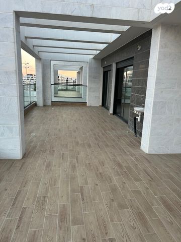 גג/ פנטהאוז, מור, אור ים, אור עקיבא