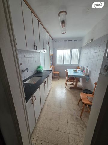 דירה, שדרות ח"ן 10, צור שלום, קרית ביאליק