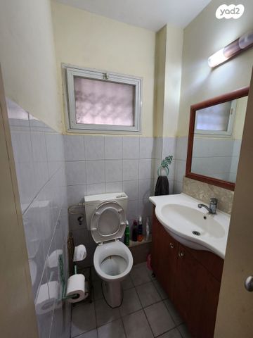 דו משפחתי, עצמון 10, חדרה