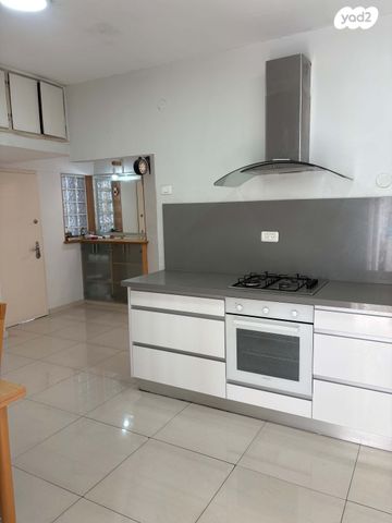 דירה, השחר, גבעת שמואל