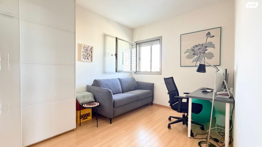 גג/ פנטהאוז, הנשיא הראשון, א' / צפון מזרח העיר, רחובות