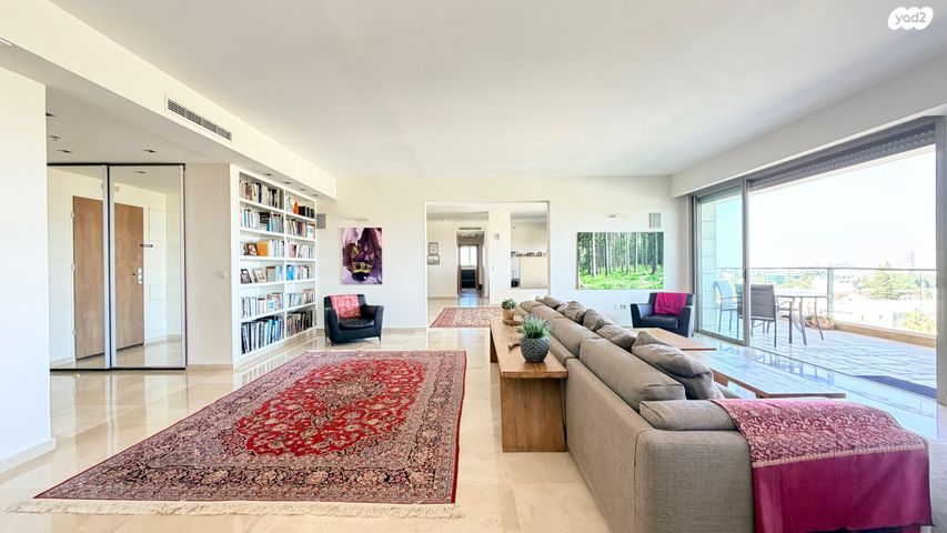 גג/ פנטהאוז, הנשיא הראשון, א' / צפון מזרח העיר, רחובות