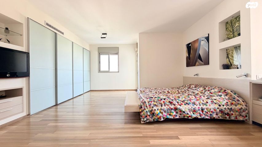 גג/ פנטהאוז, הנשיא הראשון, א' / צפון מזרח העיר, רחובות