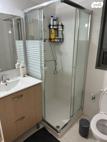 דירה, ניסים אלוני, פסגות אפק, ראש העין