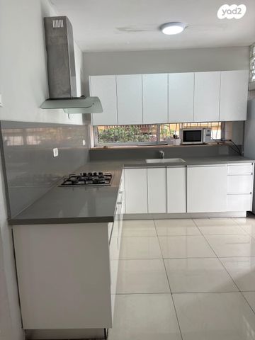 דירה, השחר, גבעת שמואל