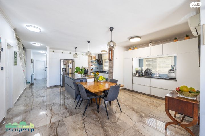 גג/ פנטהאוז, הרב יצחק נסים, חומת שמואל, הר חומה, ירושלים