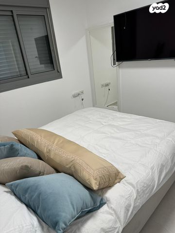 דירה, ניסים אלוני, פסגות אפק, ראש העין