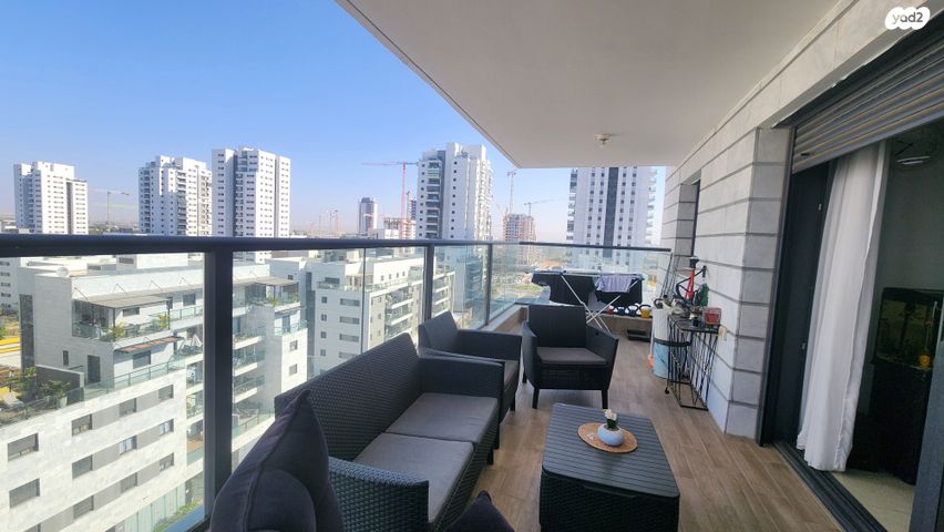 דירה, שדרות יצחק שמיר, צריפין החדשה, באר יעקב