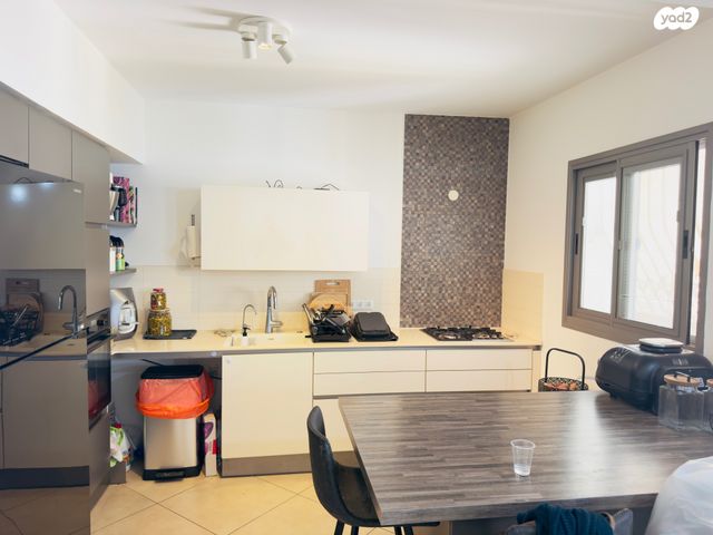 דירה, יעל רום, הדר המושבות החדשה / אם המושבות החדשה, פתח תקווה