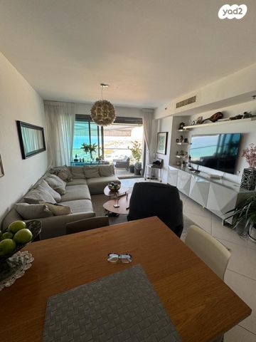 הרצל רוזנבלום 12