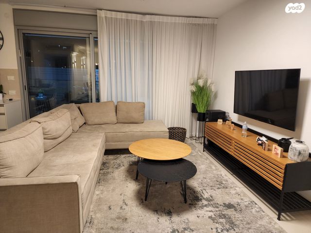 דירת גן, אהבת אדם, שרונה, כפר יונה