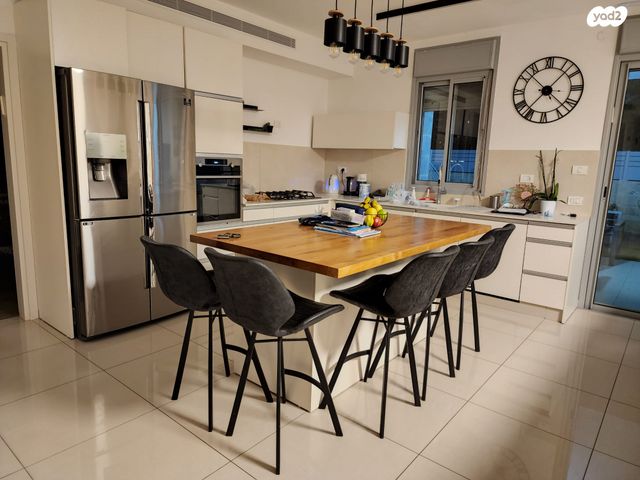 דירת גן, אהבת אדם, שרונה, כפר יונה