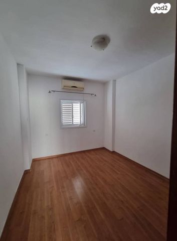 דירה, יהושע חנקין 77, רסקו א', חולון