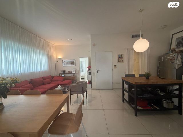 דירה, אסתר המלכה, הצפון הישן - דרום, תל אביב יפו