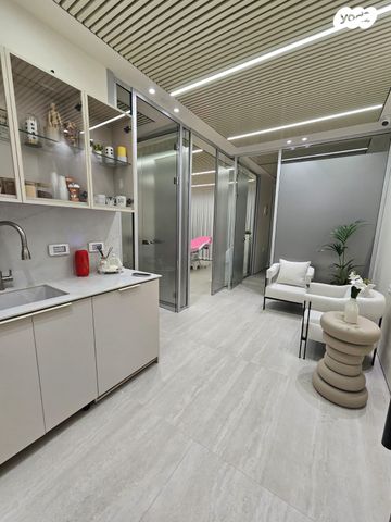 משרדים, שושנה דמארי, משכנות האומנים, קרית מוצקין