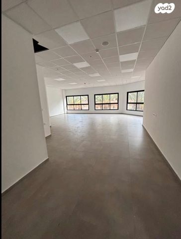 משרדים, נווה גנים, קרית מוצקין