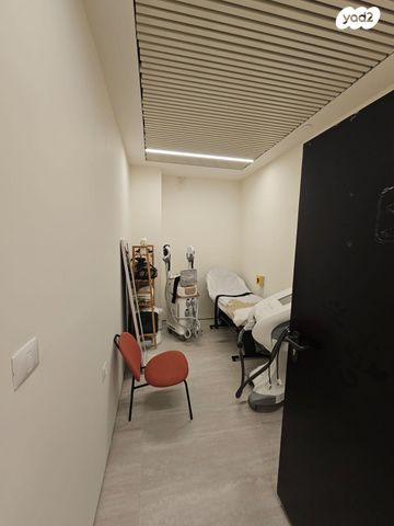 משרדים, שושנה דמארי 1, משכנות האומנים, קרית מוצקין