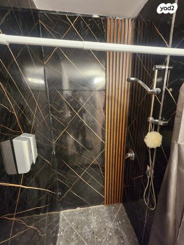 חנויות/ שטח מסחרי, תל מונד