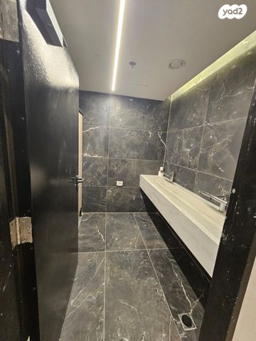 משרדים, שושנה דמארי, משכנות האומנים, קרית מוצקין