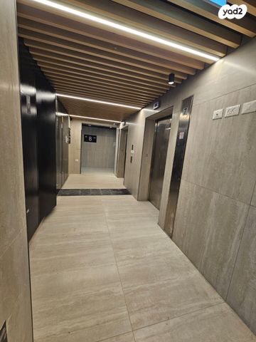 משרדים, שושנה דמארי, משכנות האומנים, קרית מוצקין