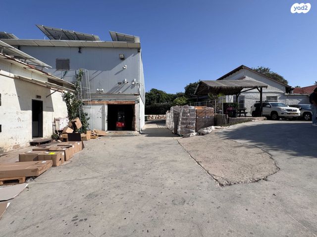 מחסנים, פארק תעשיות עמק חפר