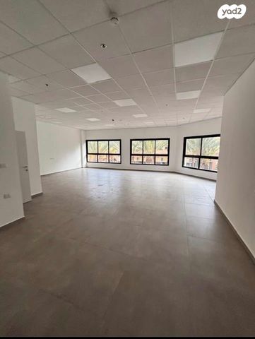 משרדים, נווה גנים, קרית מוצקין